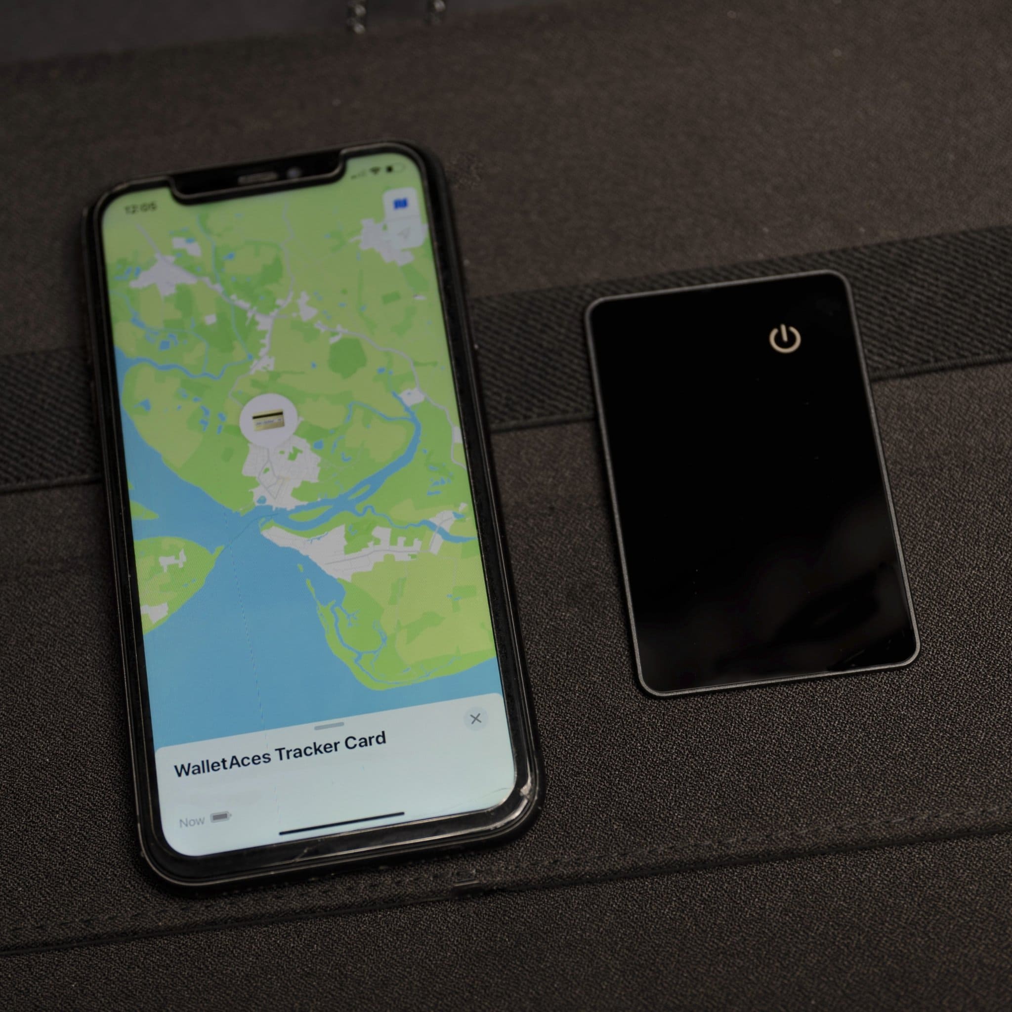 WalletAces Kit - Navy Blue - Tracker Card - Apple FindMy - Card-Sized Wallet Tracker - WalletAces - Front - Tracking On iPhone