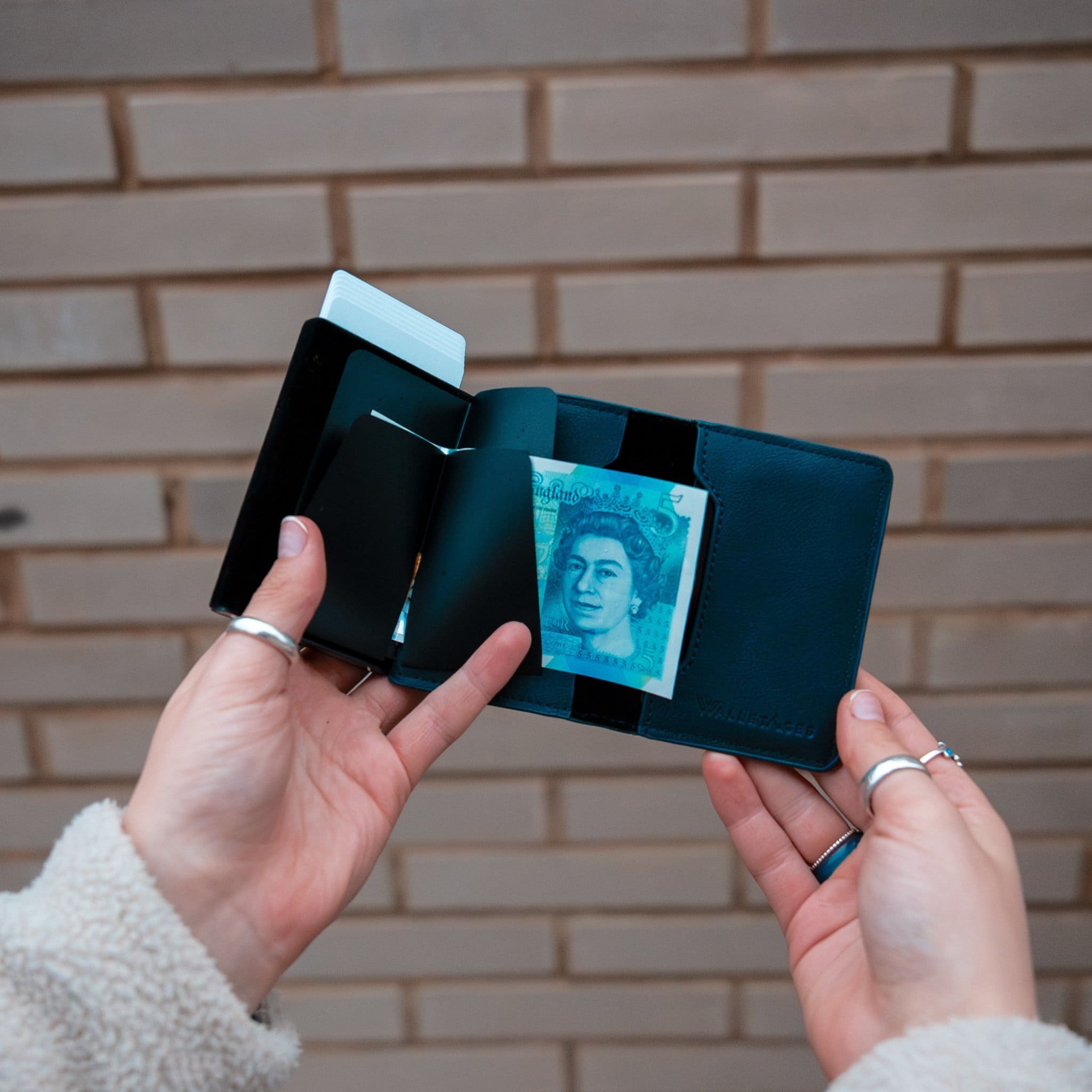 Cypher AirTag Wallet - Nappa Black - Leather RFID AirTag Compatible Wallet - RFID blocking feature