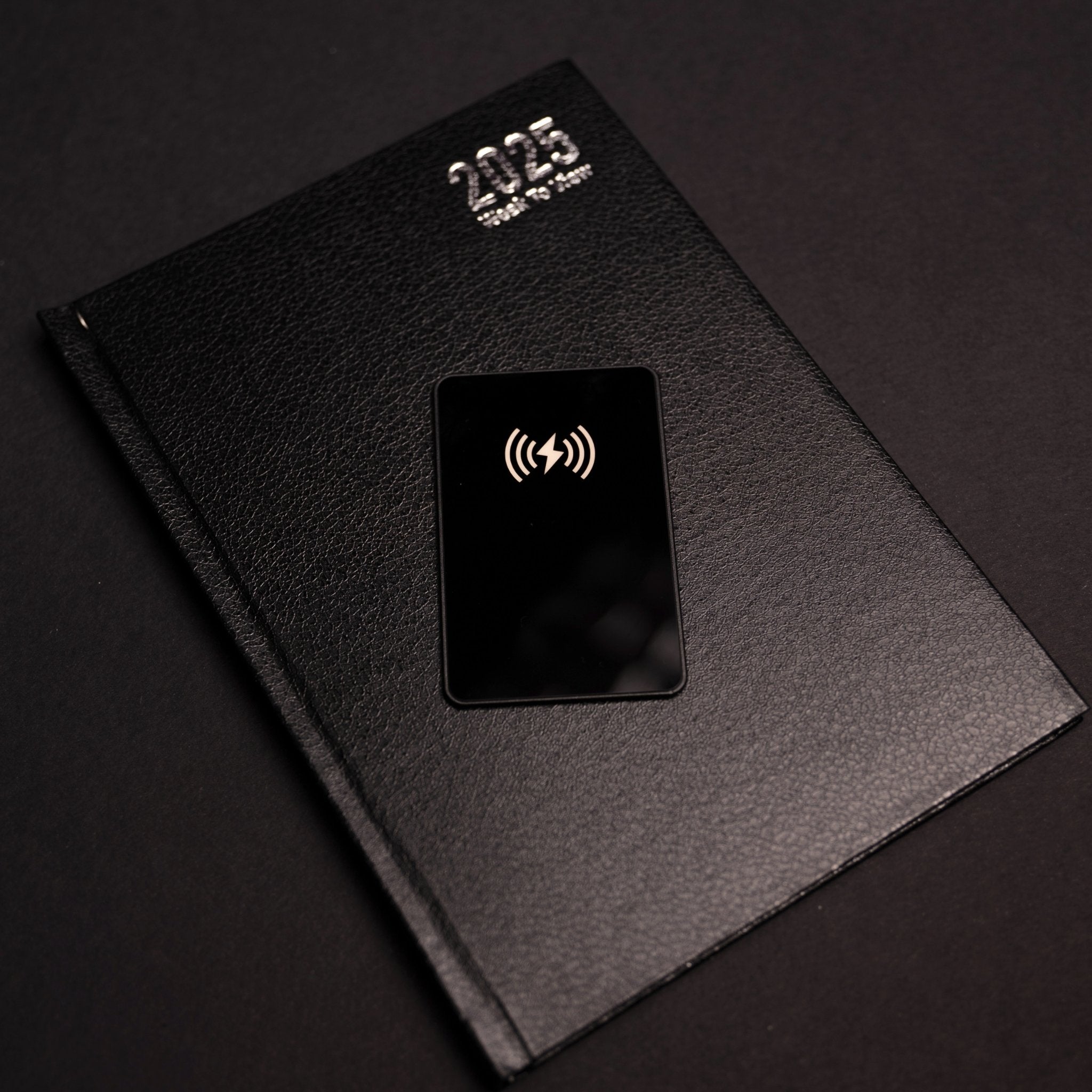 Tracker Card - Apple FindMy - Wirelessly_Rechargeable Card-Sized Wallet Tracker - WalletAces